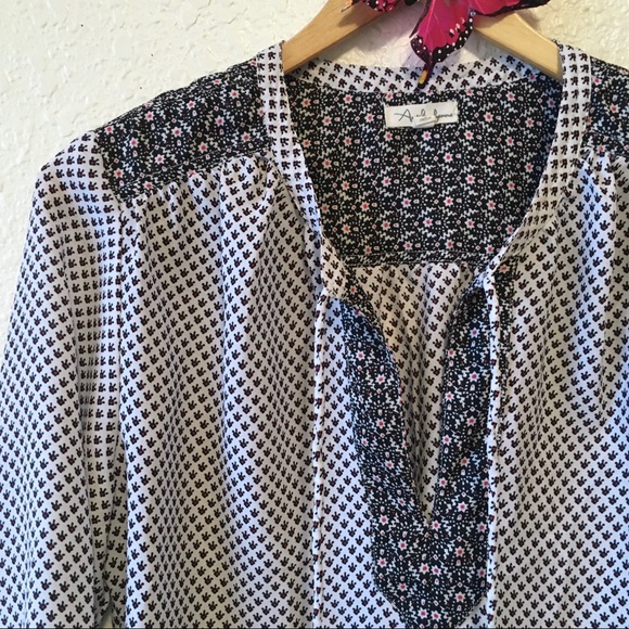 🔹SOLD🔹 Antilia Femme • batik boho blouse - Picture 2 of 4
